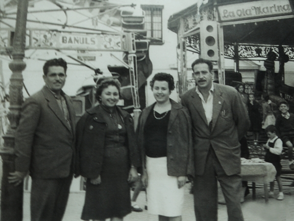 hermanos  Miguel y Enrique Bañuls con suss señoras